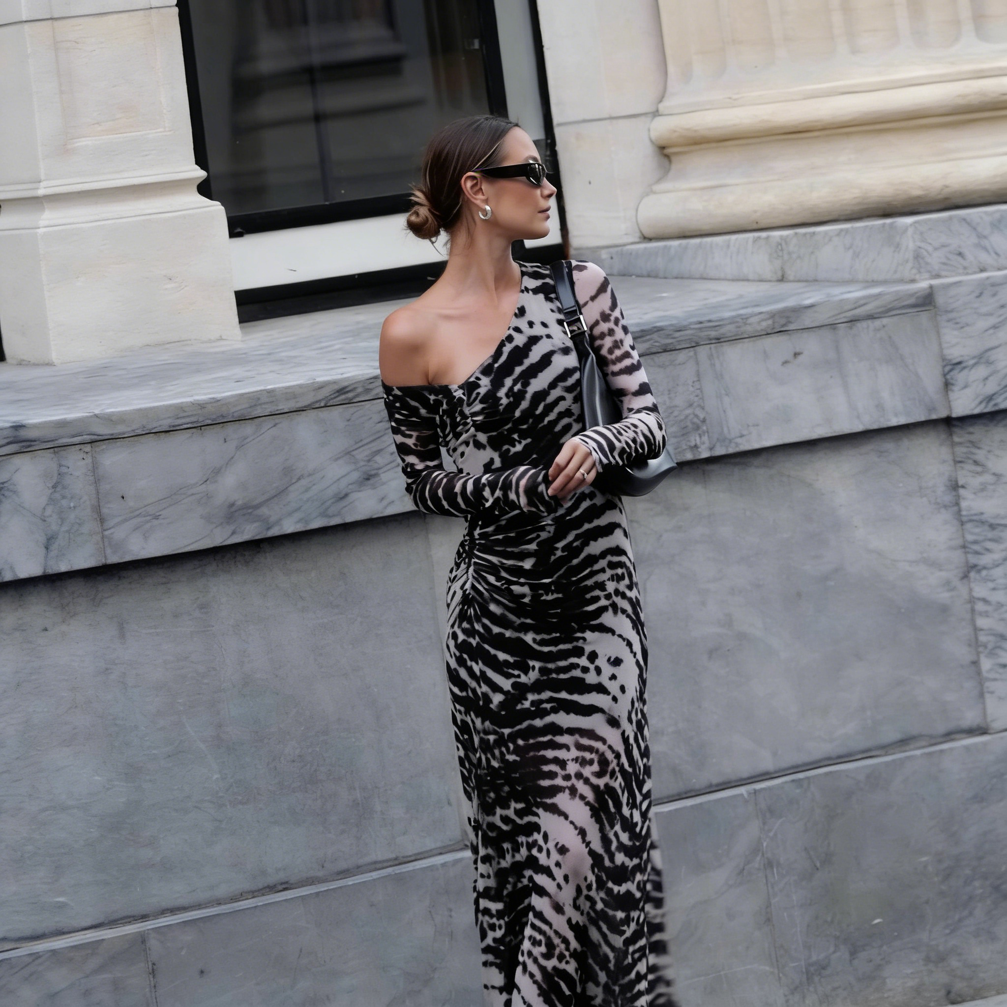 Fitted long-sleeved dress