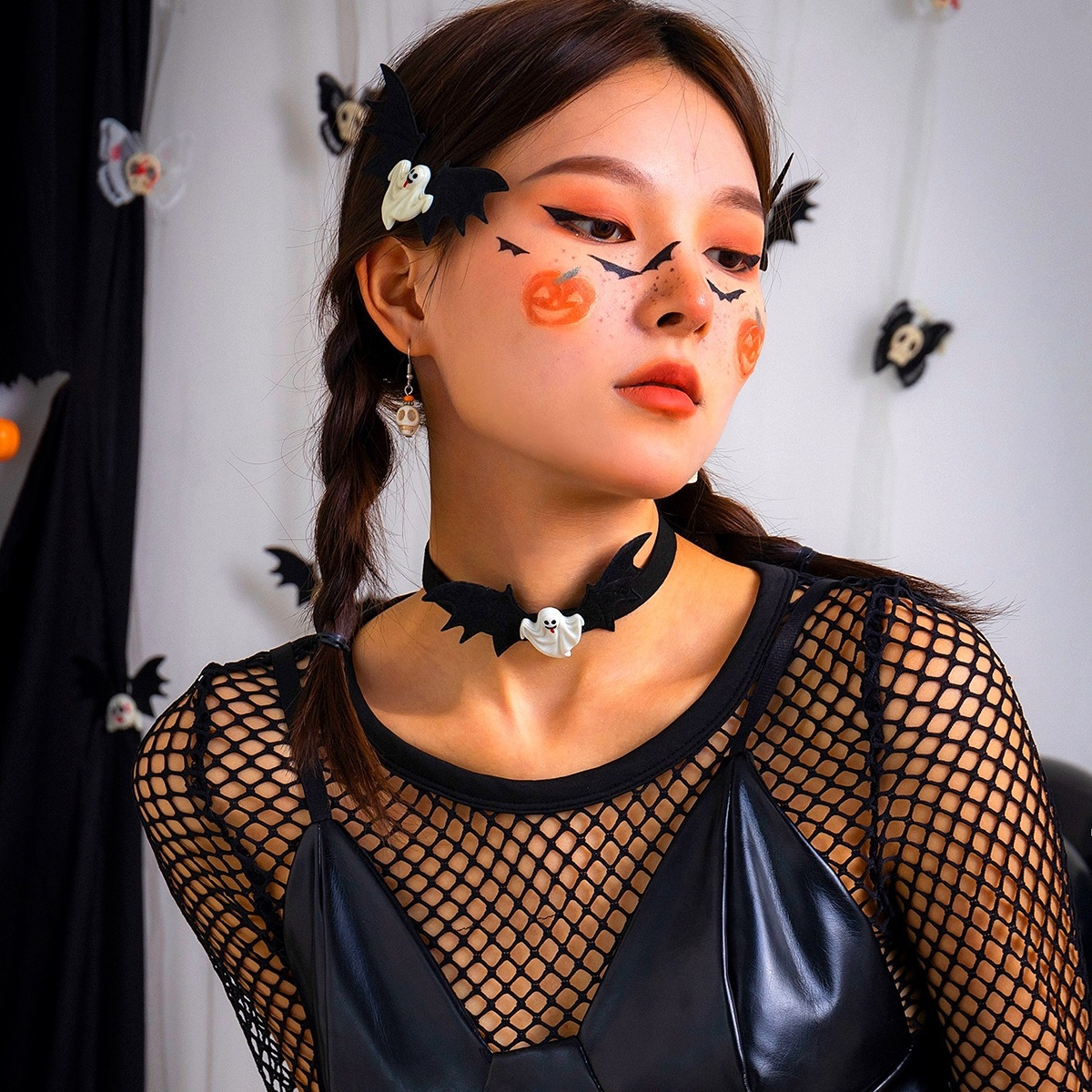 Sweet and cool dark Halloween clavicle necklace