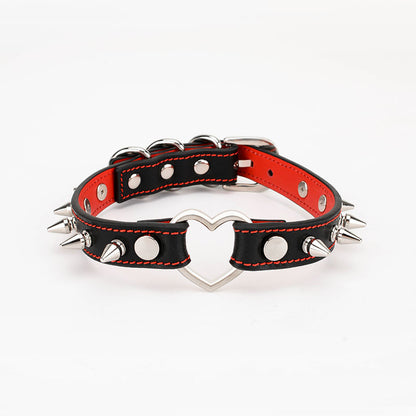 Rivet and heart-shaped decoration choker