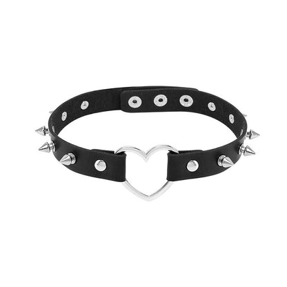 Hollow heart-shaped rivet choker