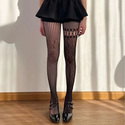 Vertical heart stitching fishnet pantyhose