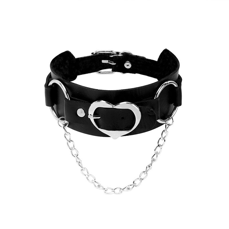 Circle with chain choker