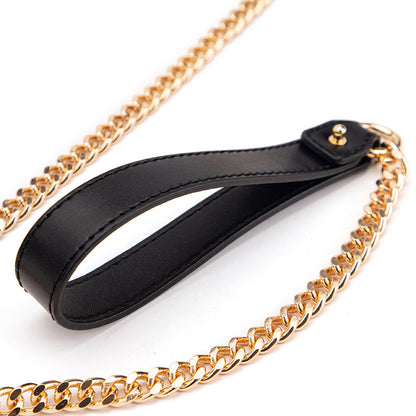 T-shaped hemmed choker