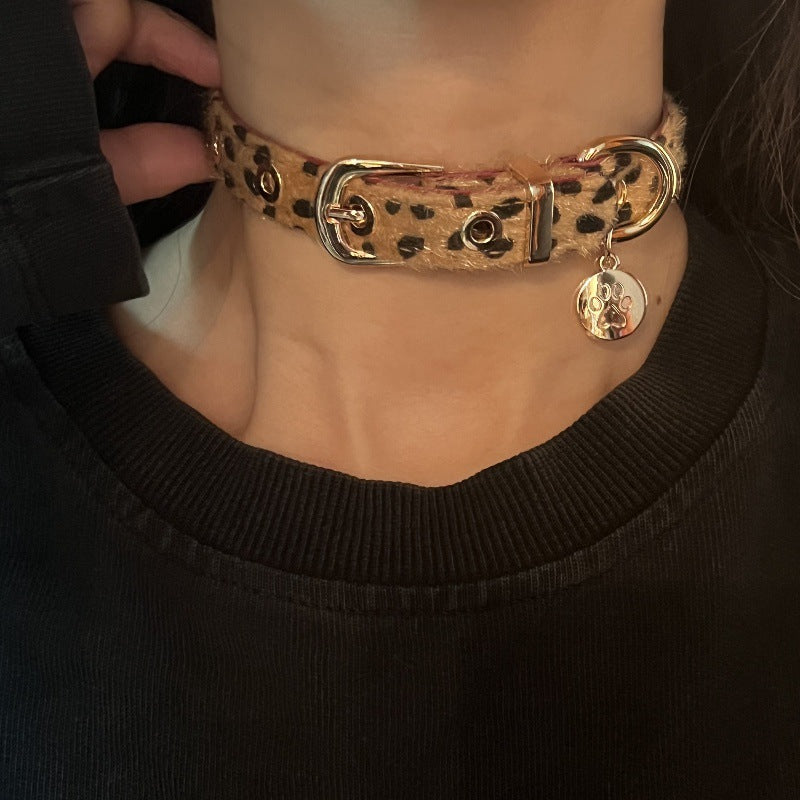 Leopard print horsehair collar