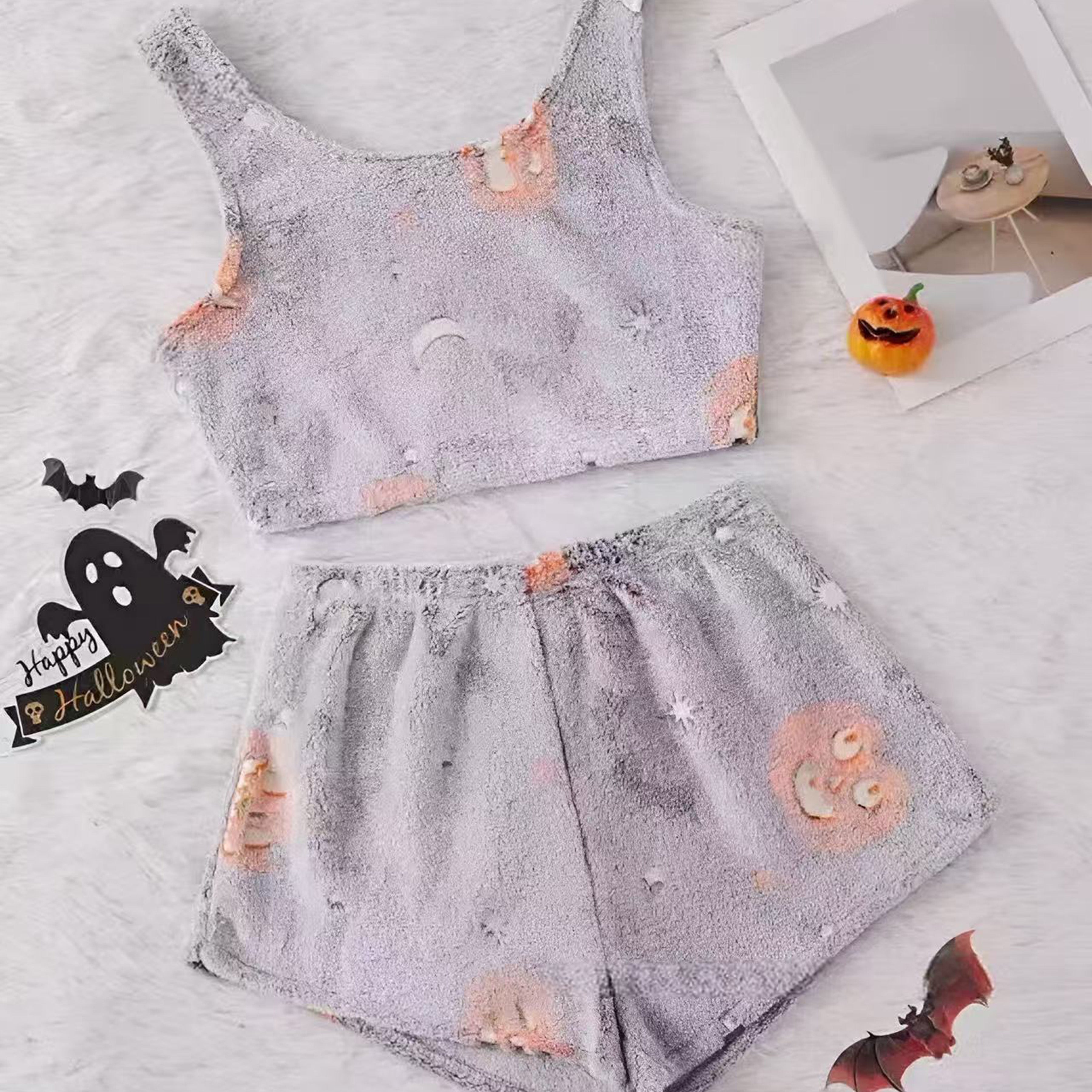 Halloween glow-in-the-dark home pajamas