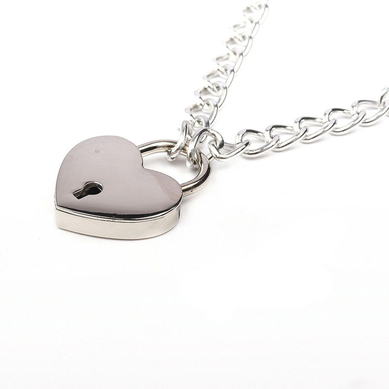 Heart-shaped lock pendant clavicle chain