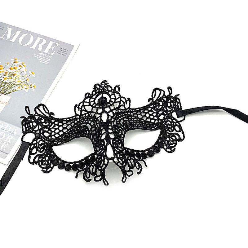 Half-face masquerade lace mask