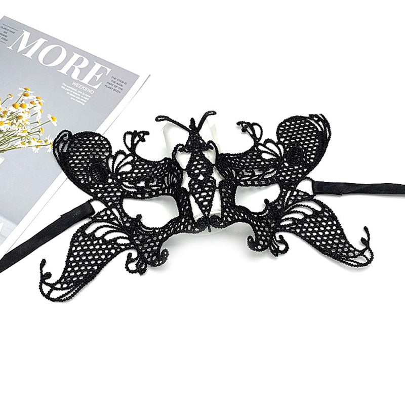 Half-face masquerade lace mask