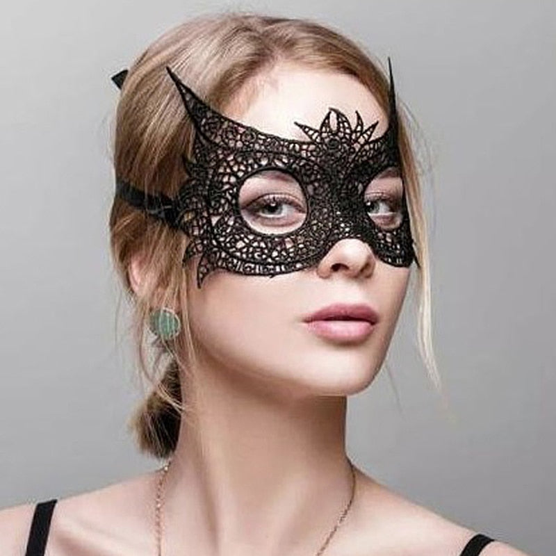 Half-face masquerade lace mask