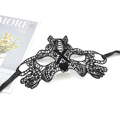 Strap-on masquerade black lace mask