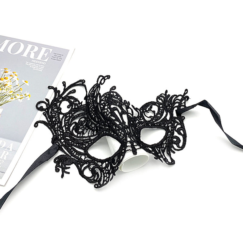 Strap-on masquerade black lace mask