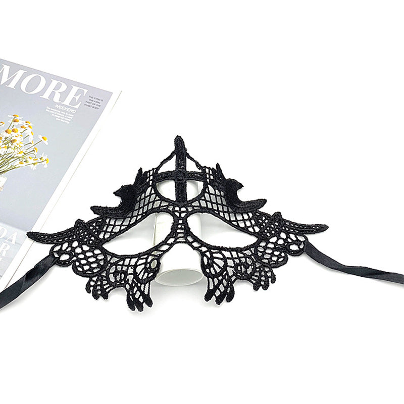 Strap-on masquerade black lace mask