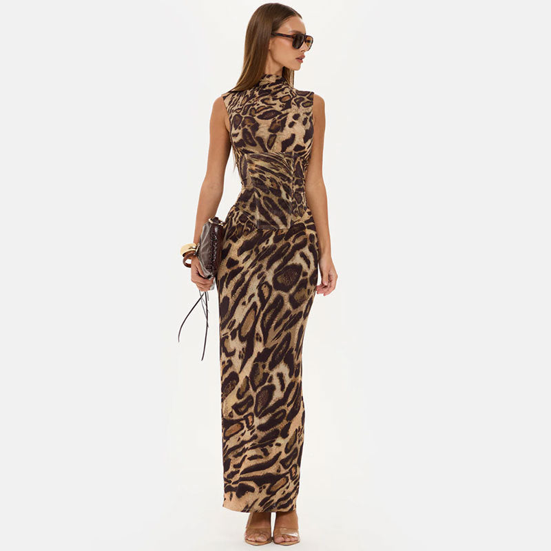 Waist-cinching dress
